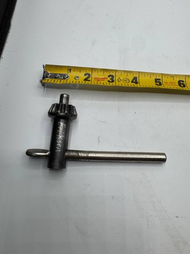 Handle drill chuck key - t,